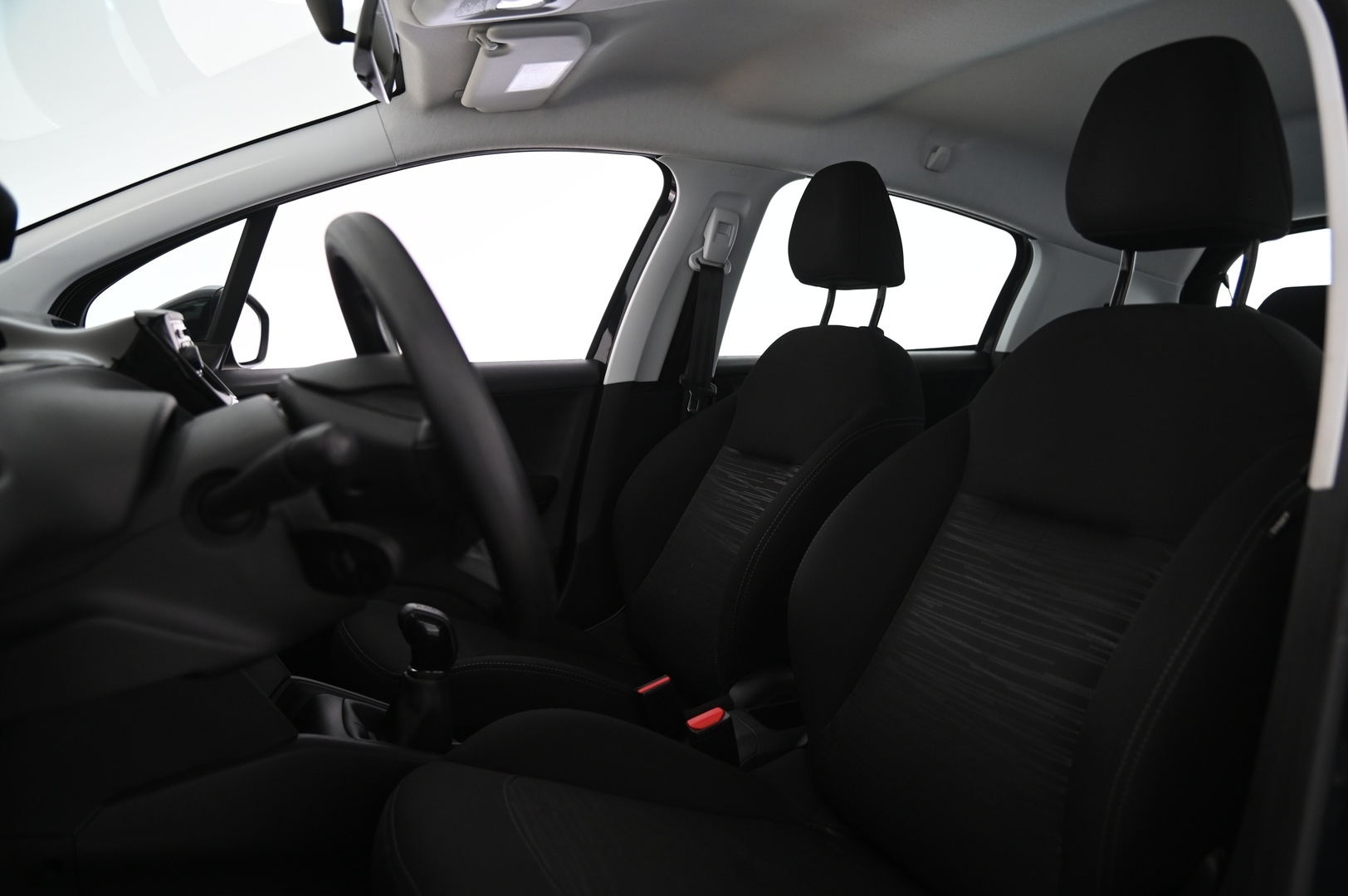 PEUGEOT 208 2018
