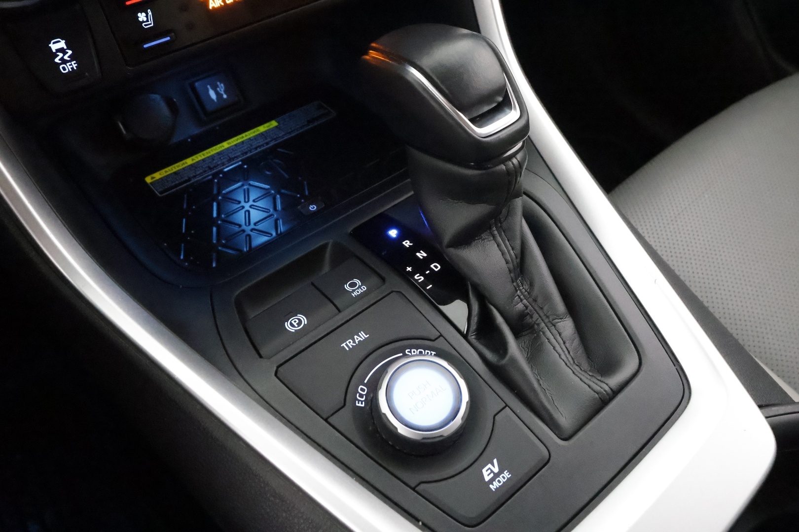 TOYOTA RAV4 2019
