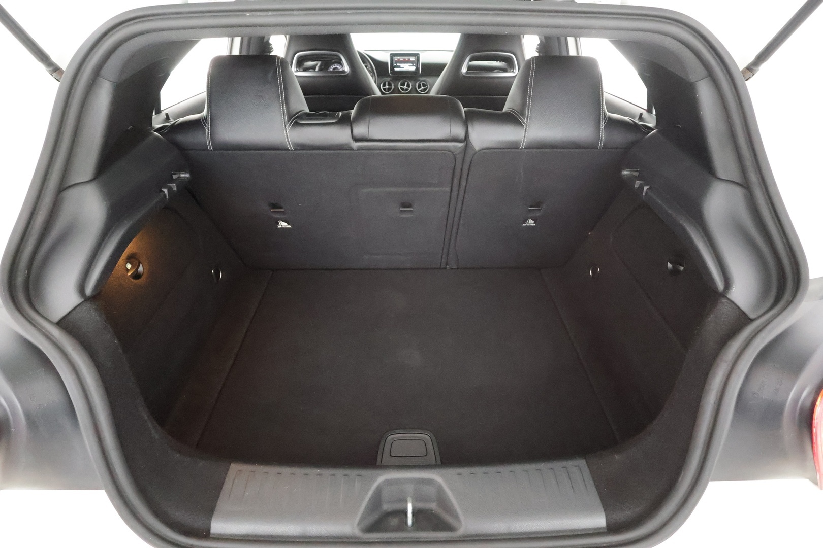 MERCEDES-BENZ A 2013