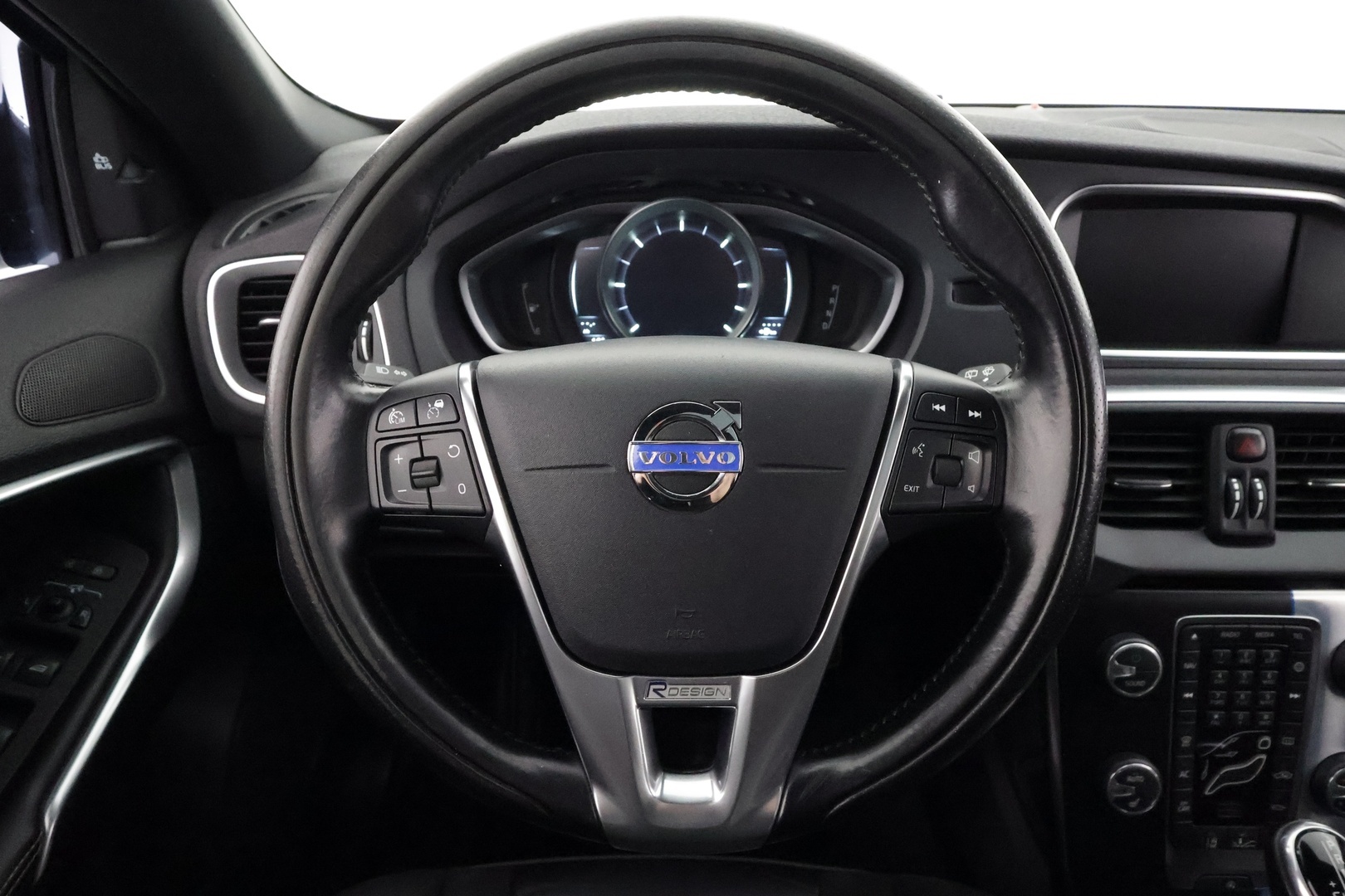 VOLVO V40 2015