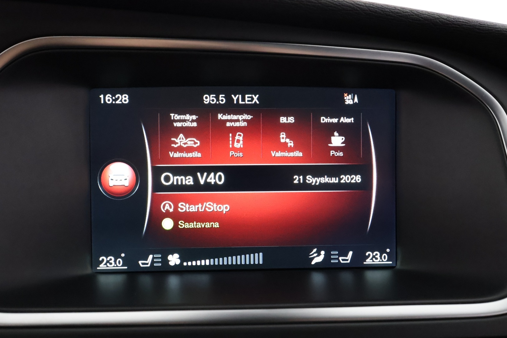 VOLVO V40 2015