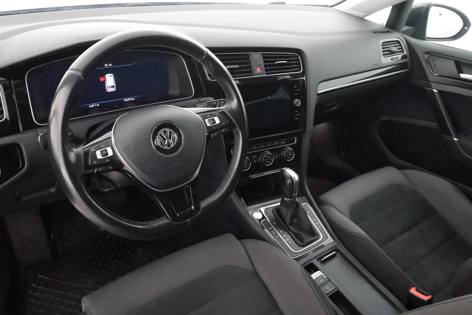 VOLKSWAGEN Golf 2017