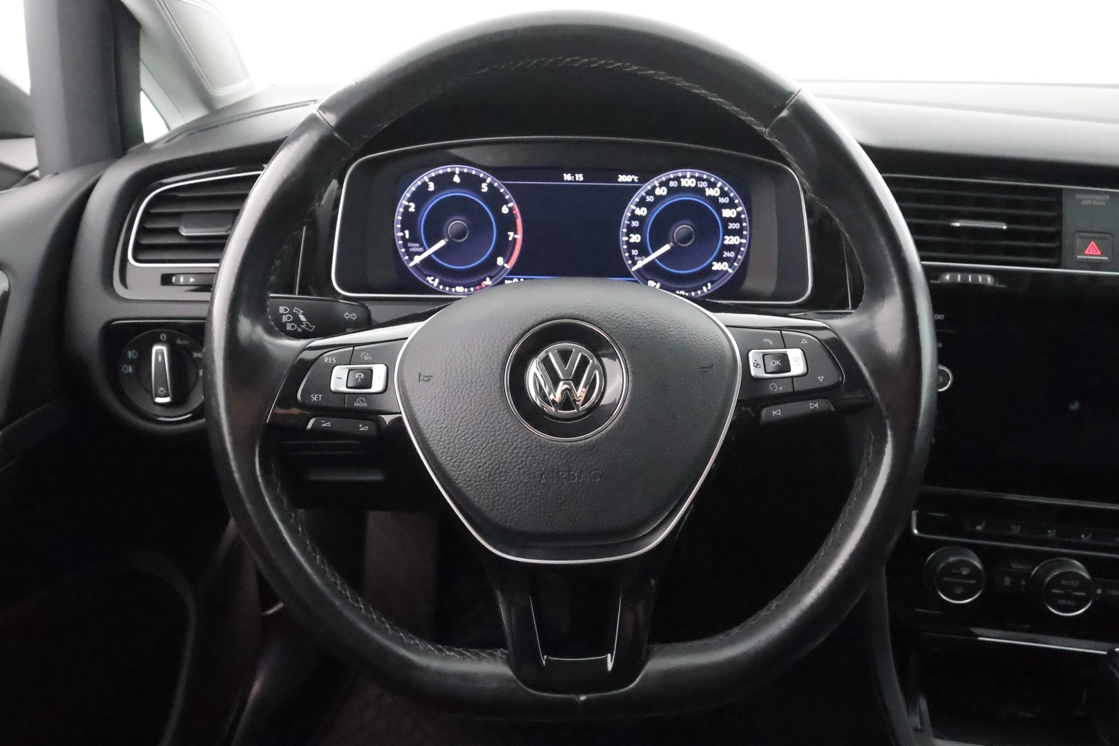 VOLKSWAGEN Golf 2017