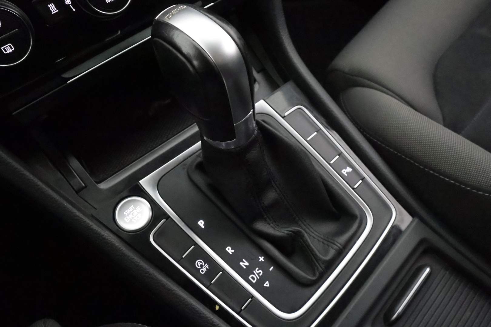 VOLKSWAGEN Golf 2017