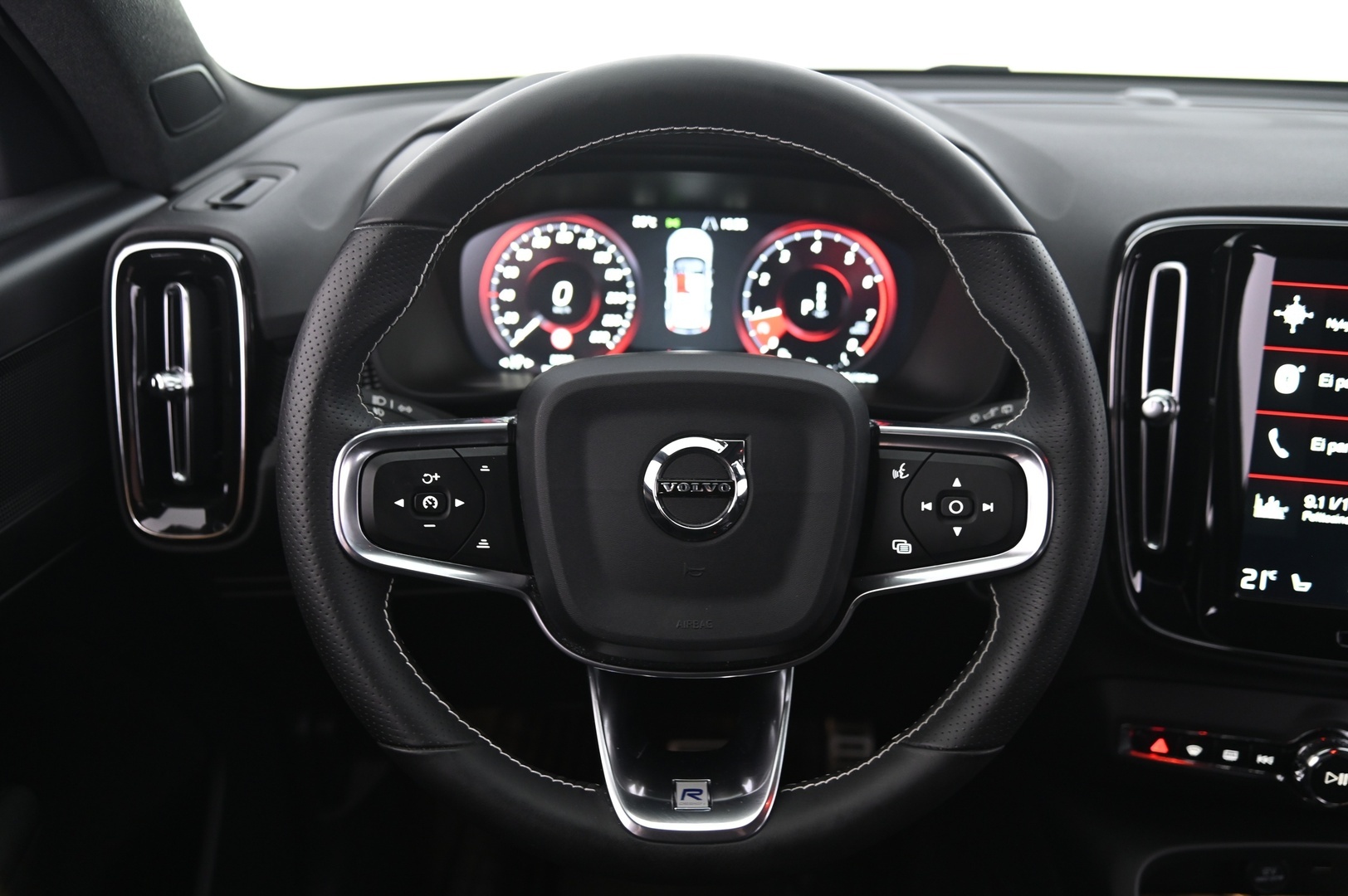 VOLVO XC40 2019