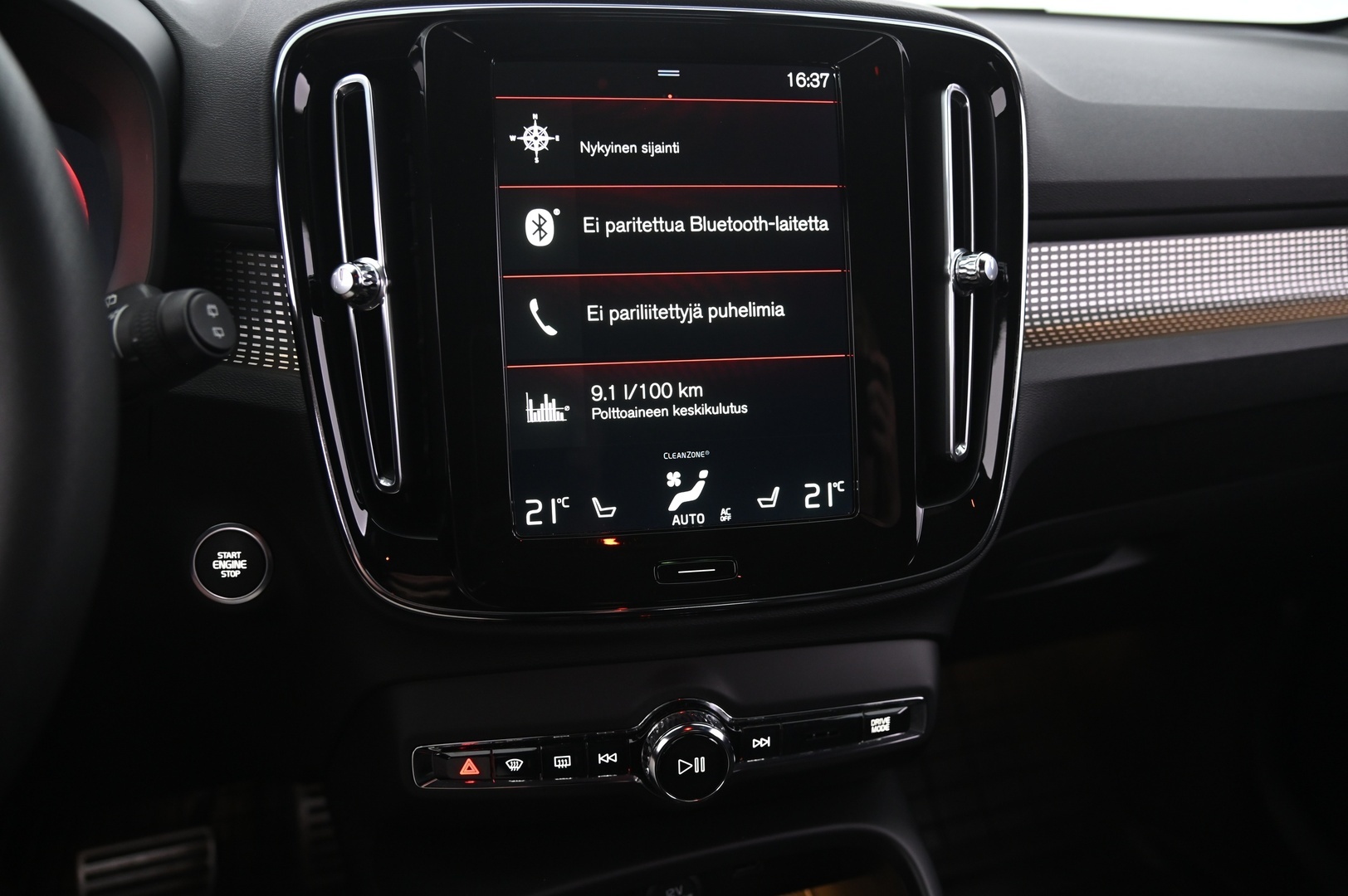 VOLVO XC40 2019