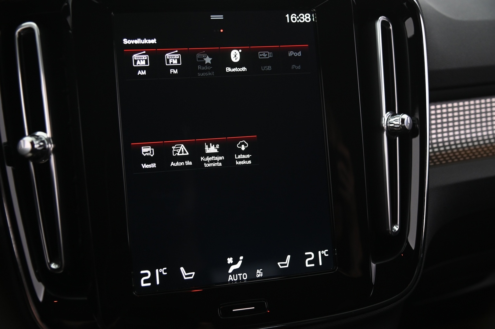 VOLVO XC40 2019