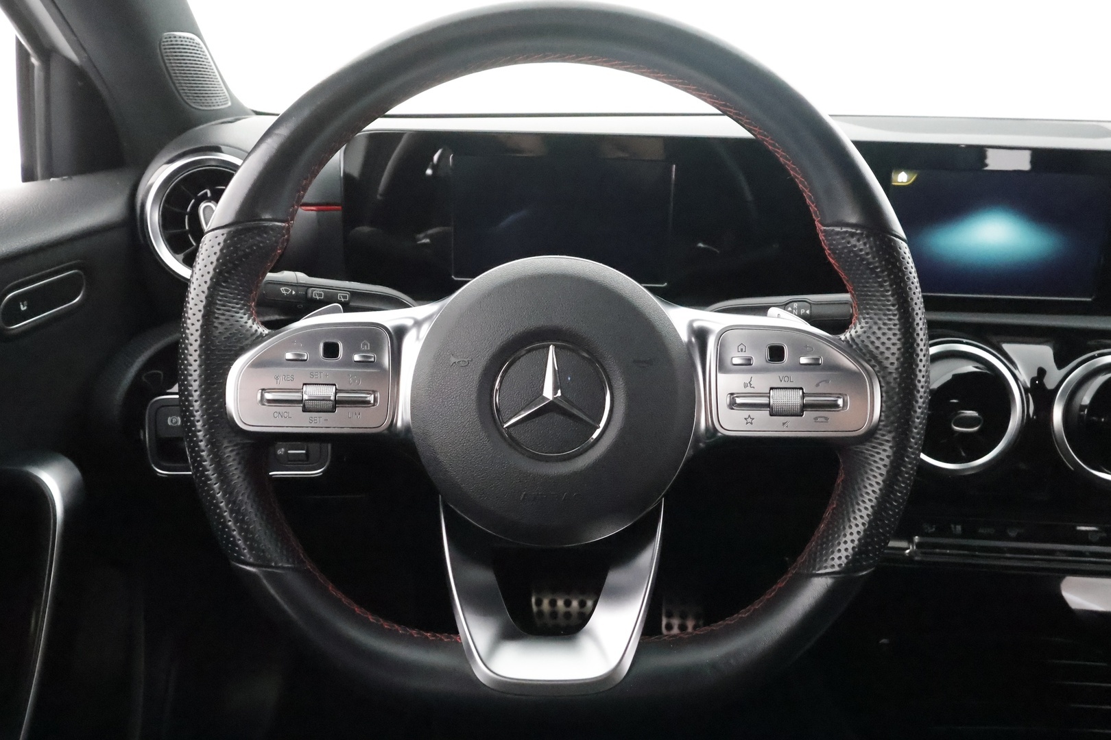 MERCEDES-BENZ A 2019