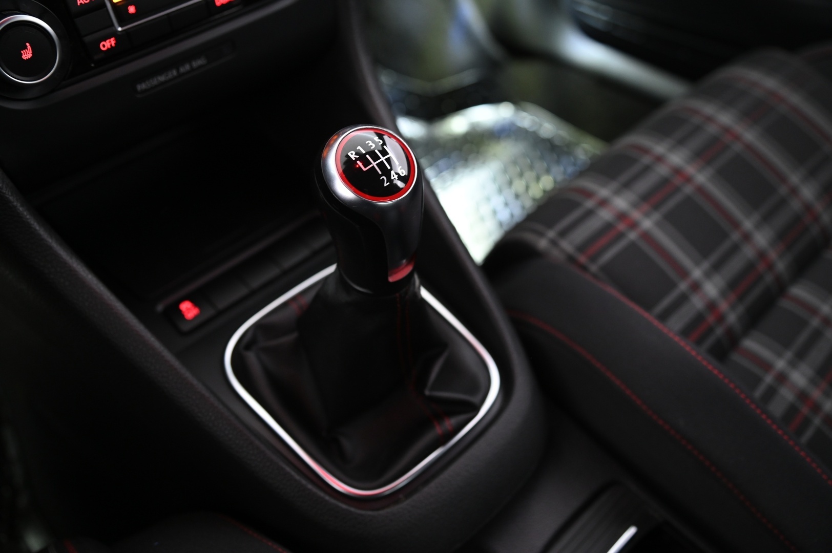 VOLKSWAGEN Golf 2010