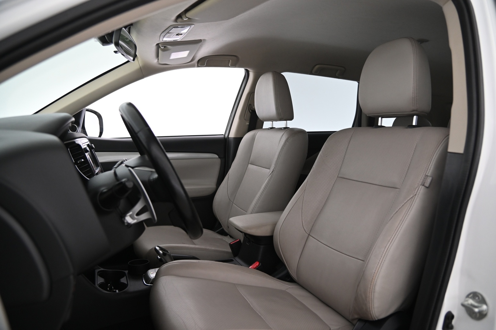MITSUBISHI Outlander PHEV 2014