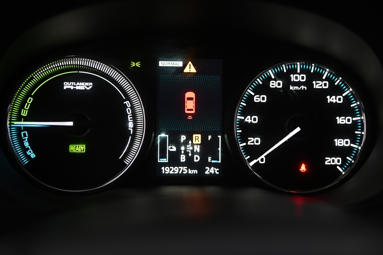 MITSUBISHI Outlander PHEV 2014