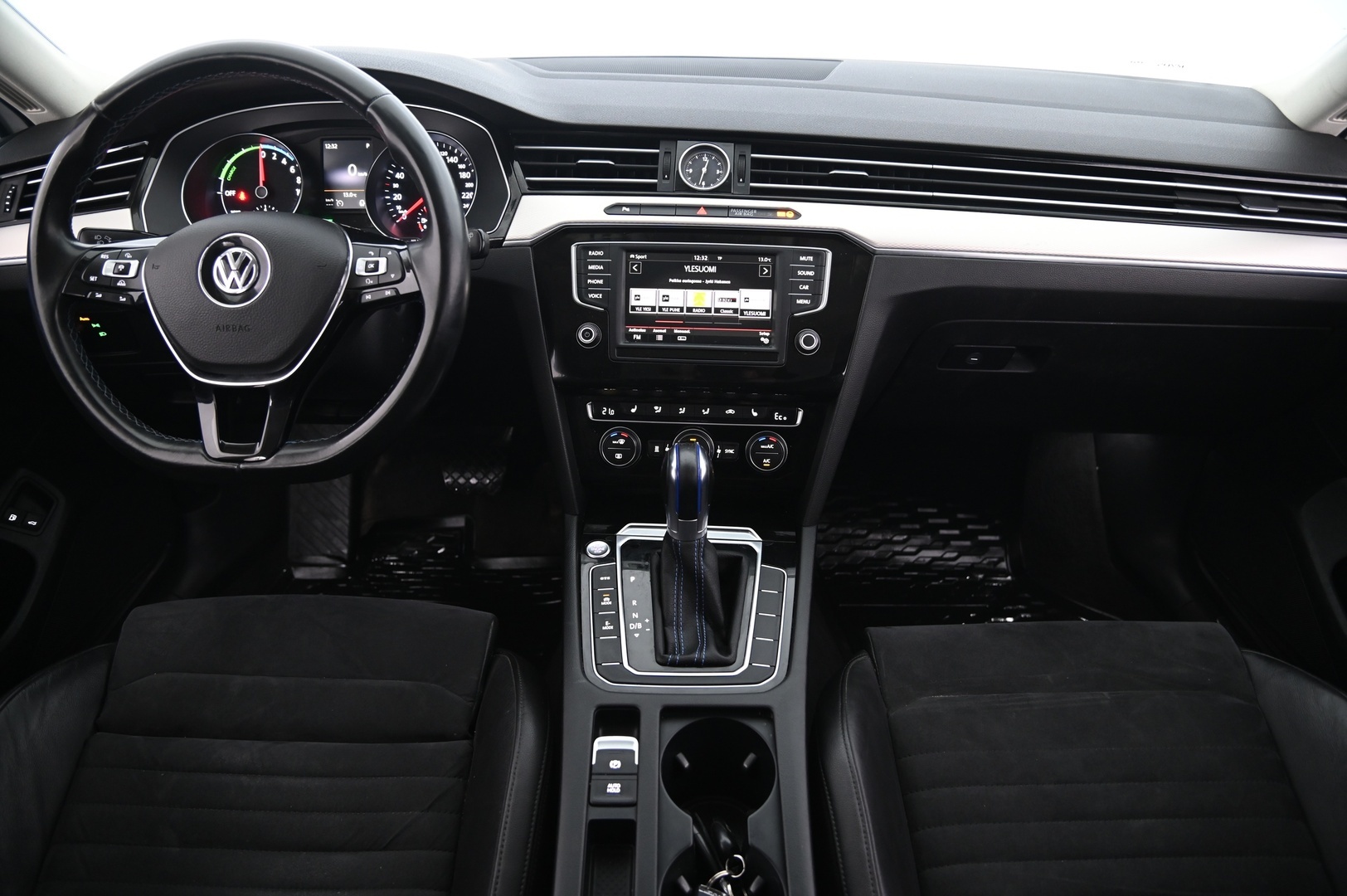VOLKSWAGEN PASSAT 2016