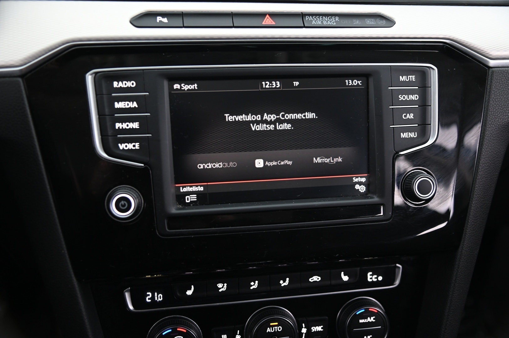 VOLKSWAGEN PASSAT 2016