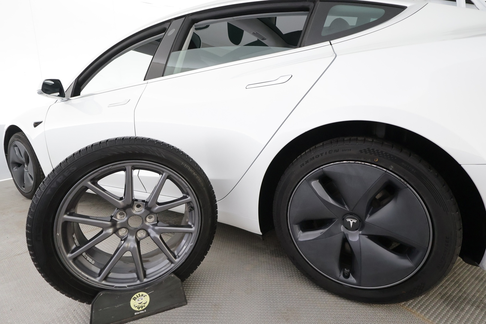 TESLA Model 3 2020