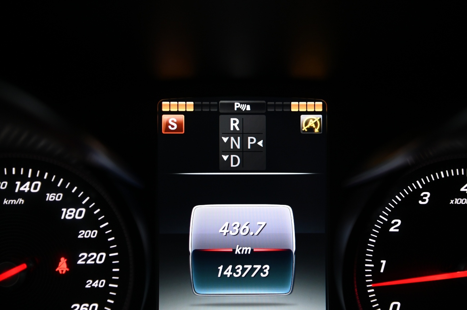 MERCEDES-BENZ C 2016