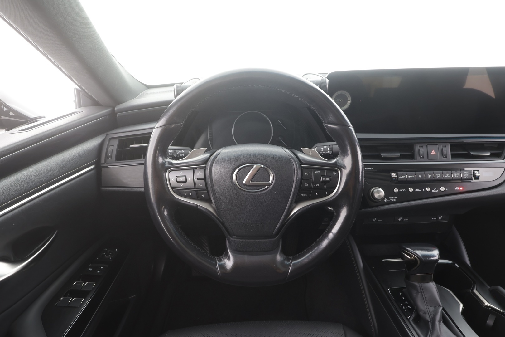 LEXUS ES 2023