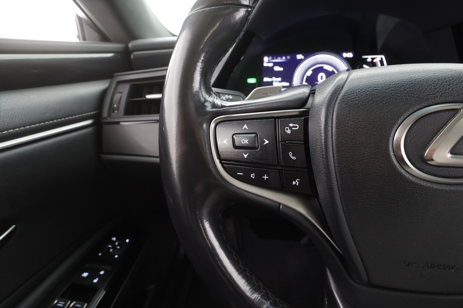 LEXUS ES 2023