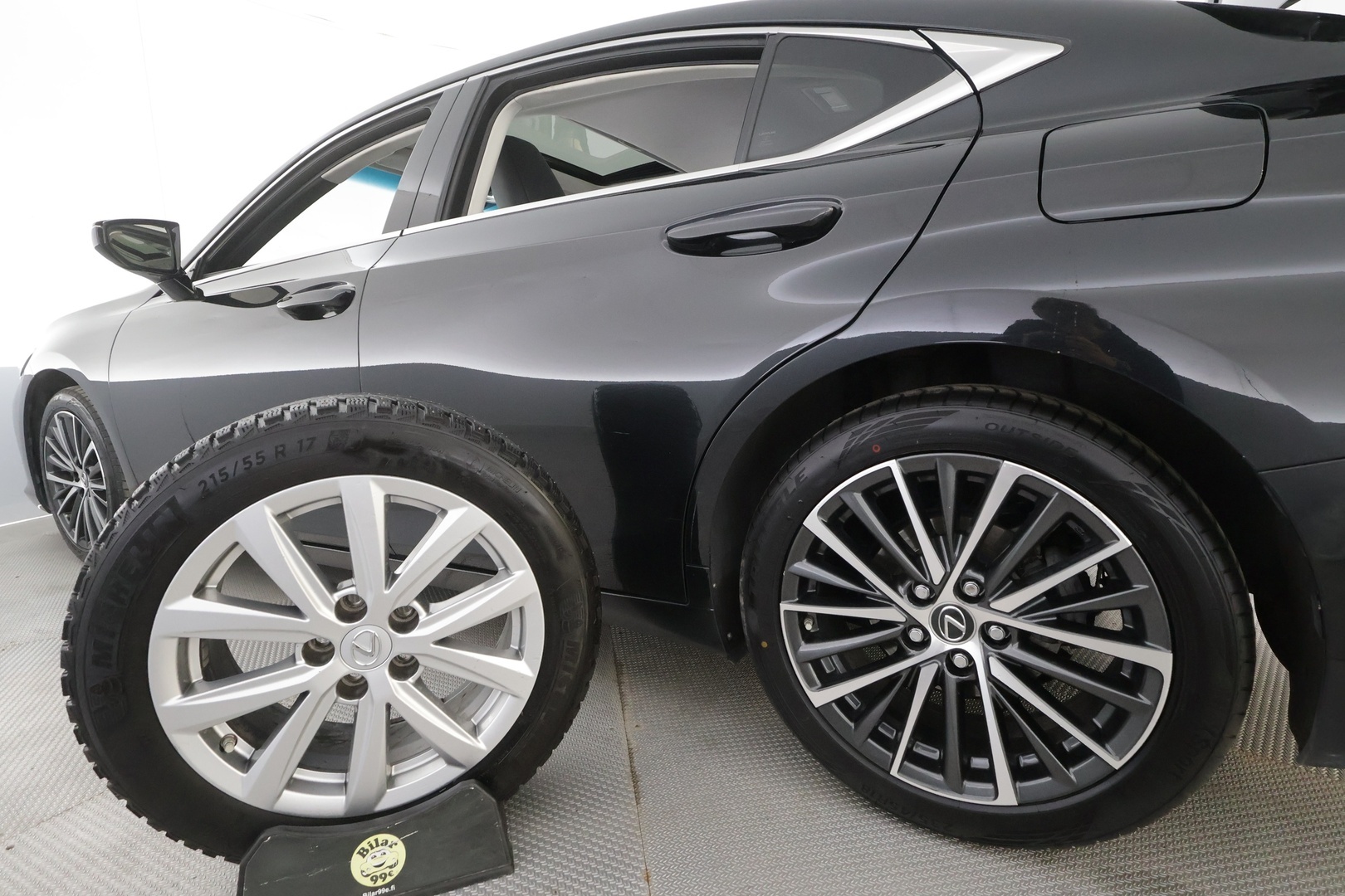 LEXUS ES 2023