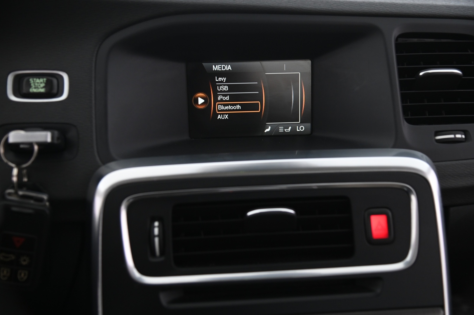 VOLVO S60 2011