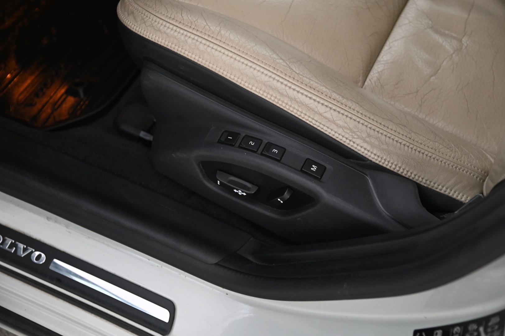 VOLVO S60 2011