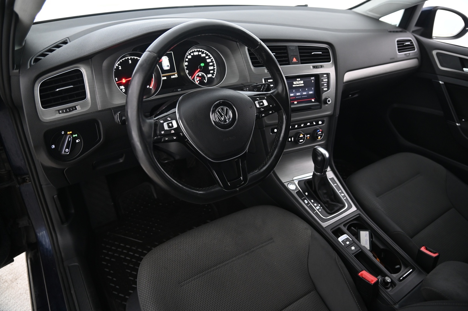VOLKSWAGEN Golf 2014