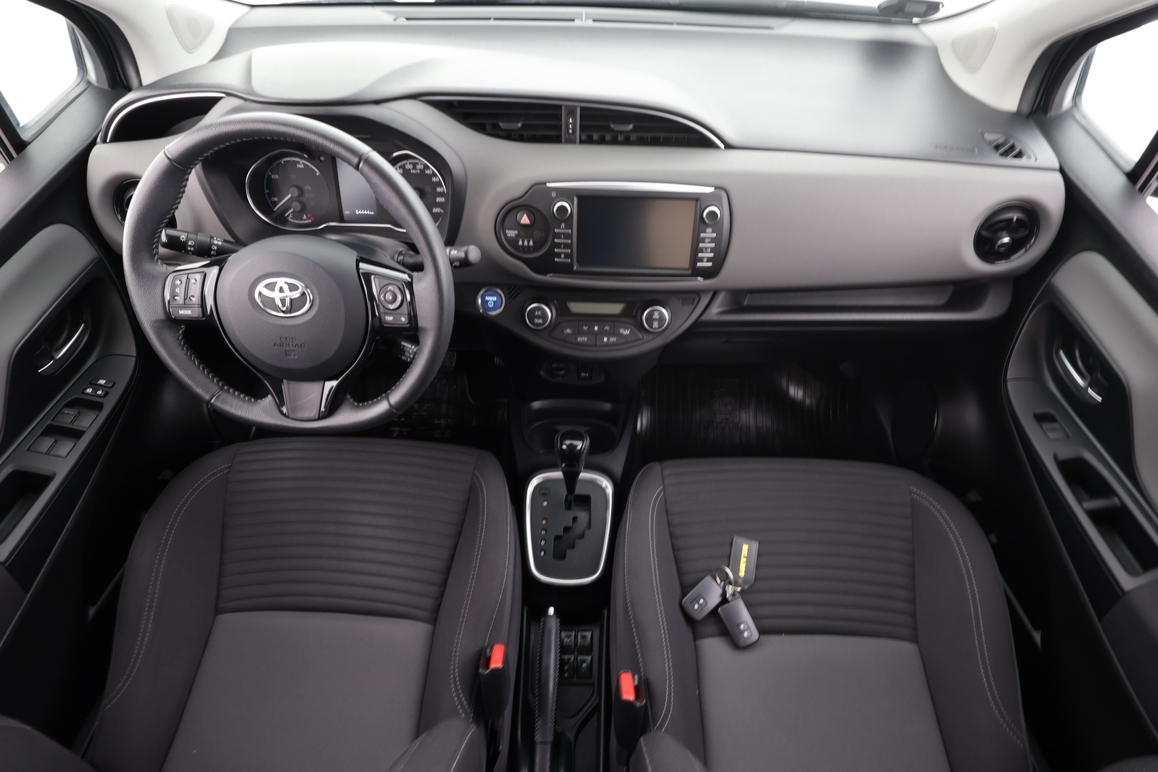 TOYOTA Yaris 2017
