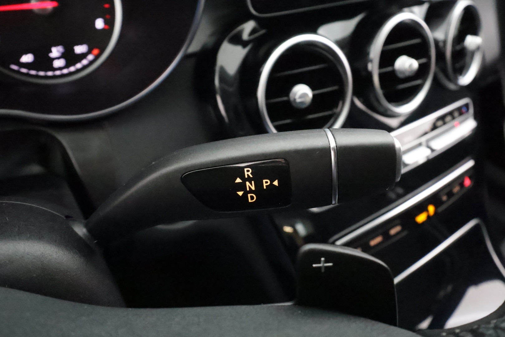 MERCEDES-BENZ C 2019