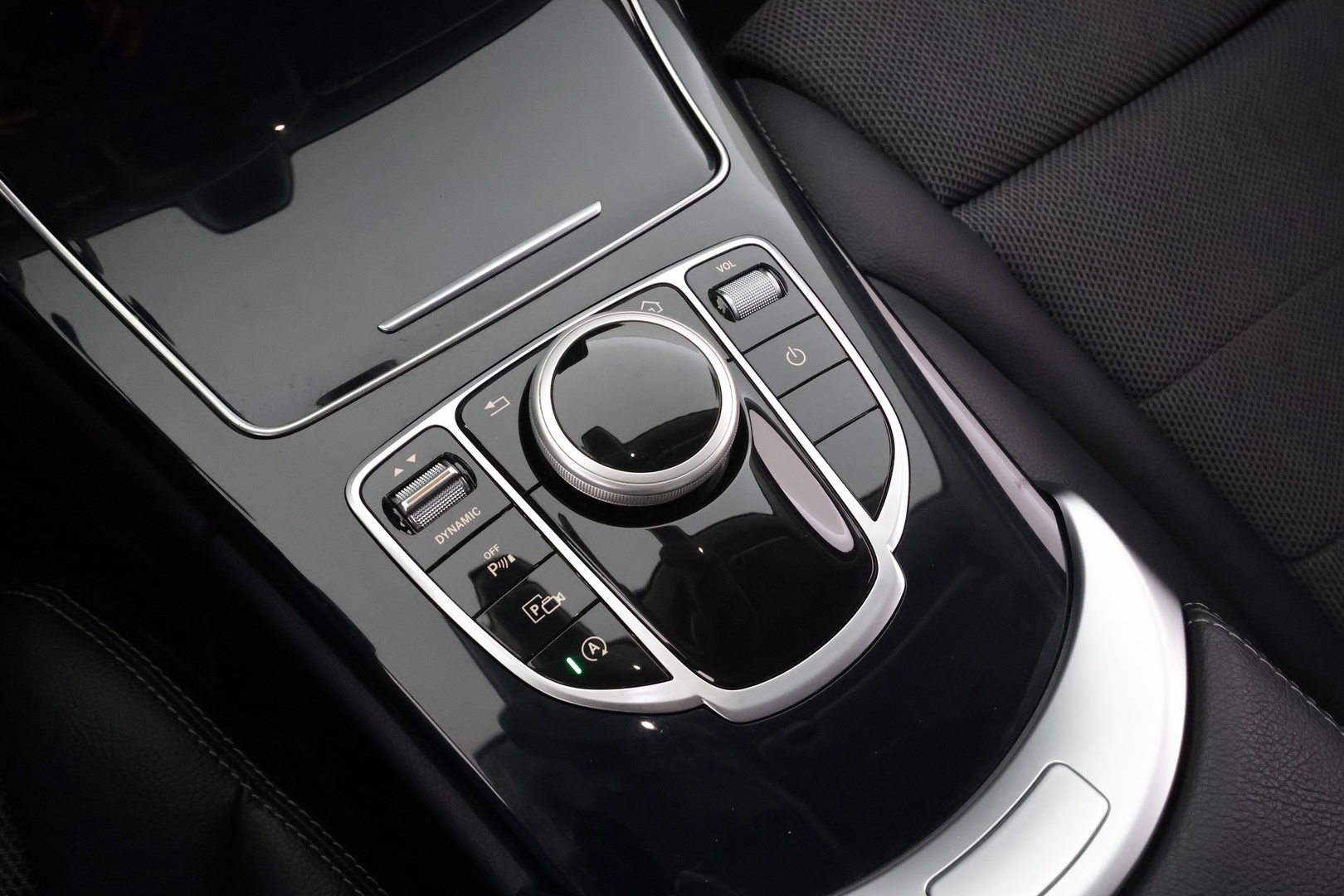 MERCEDES-BENZ C 2019