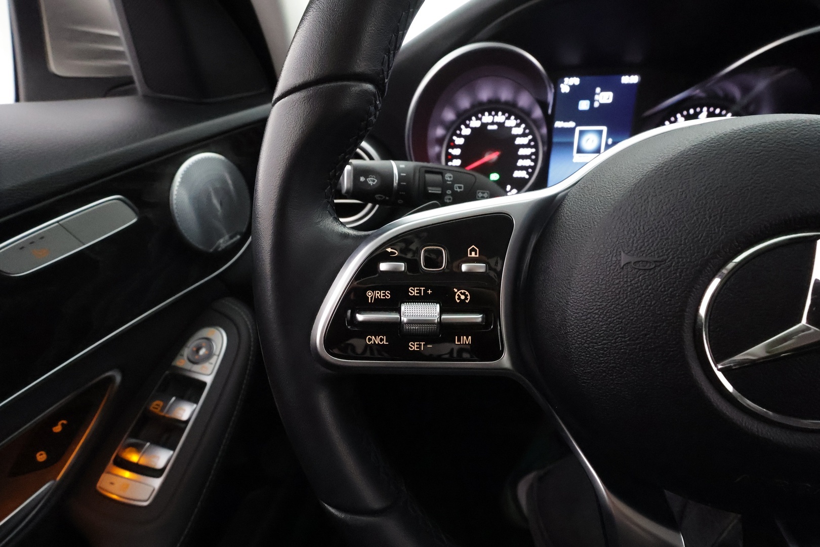 MERCEDES-BENZ C 2019