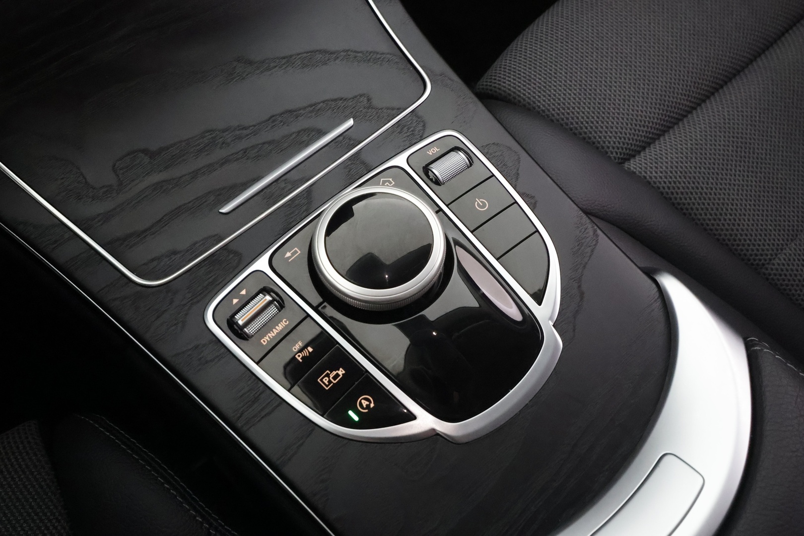 MERCEDES-BENZ C 2019