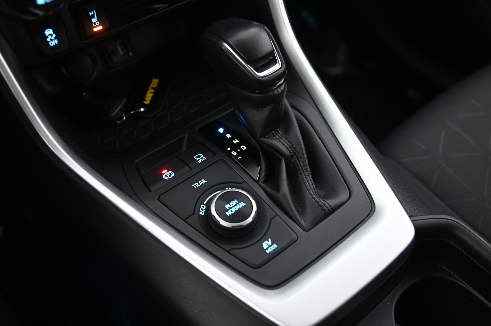 TOYOTA RAV4 2019