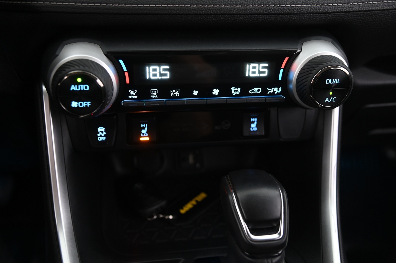 TOYOTA RAV4 2019