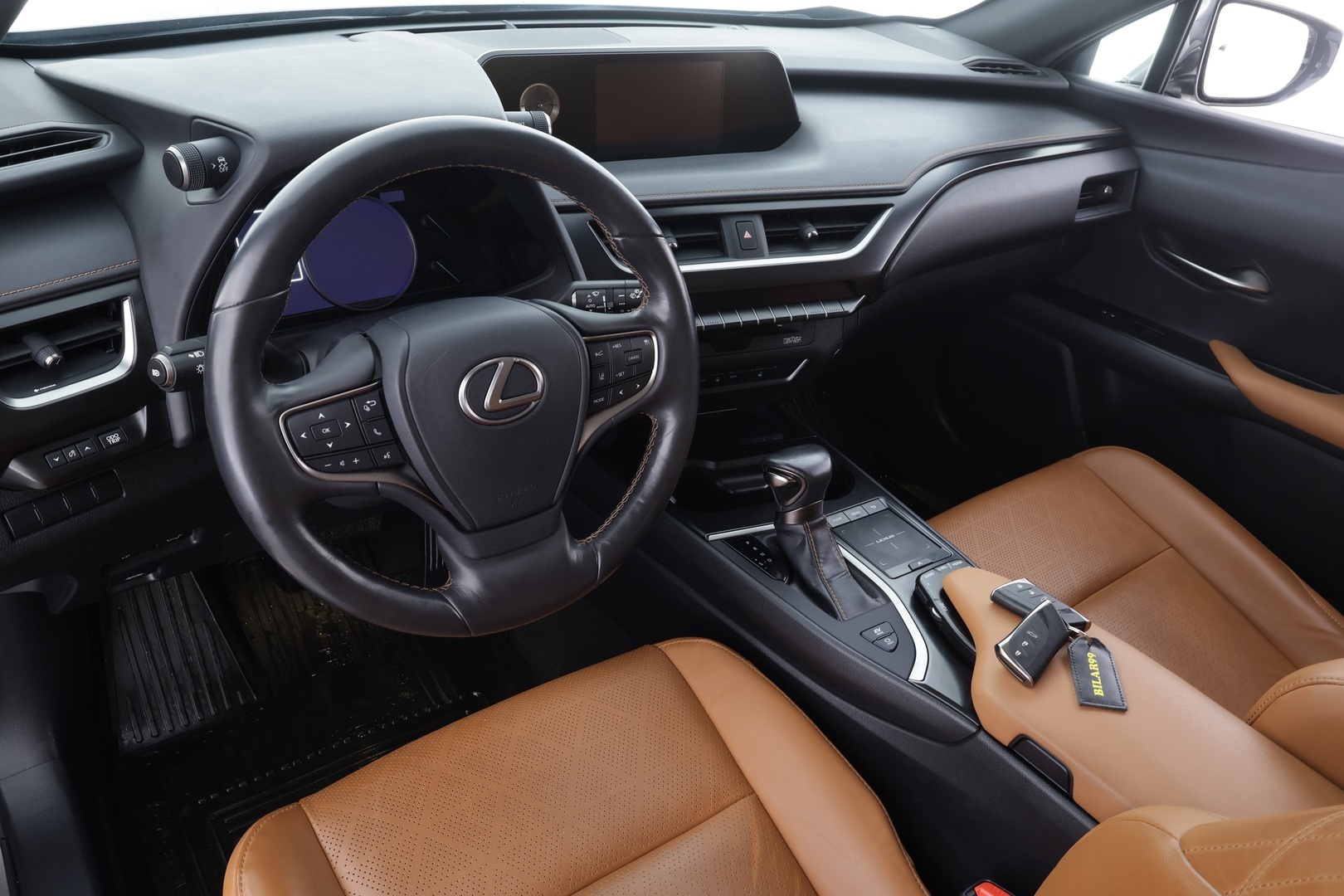 LEXUS UX 2019