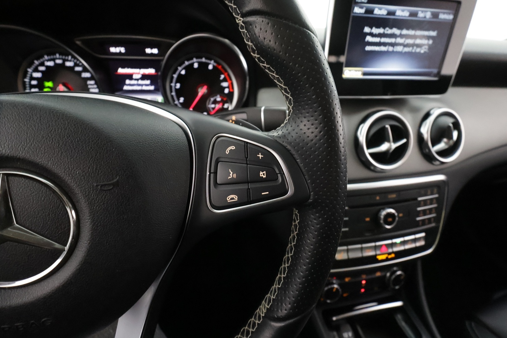 MERCEDES-BENZ GLA 2018