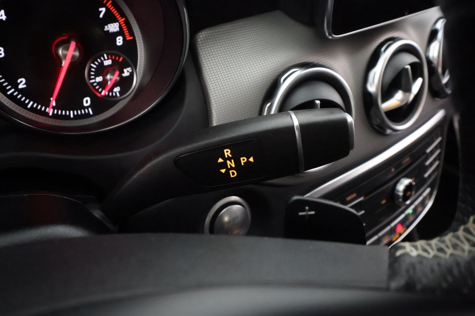 MERCEDES-BENZ GLA 2018