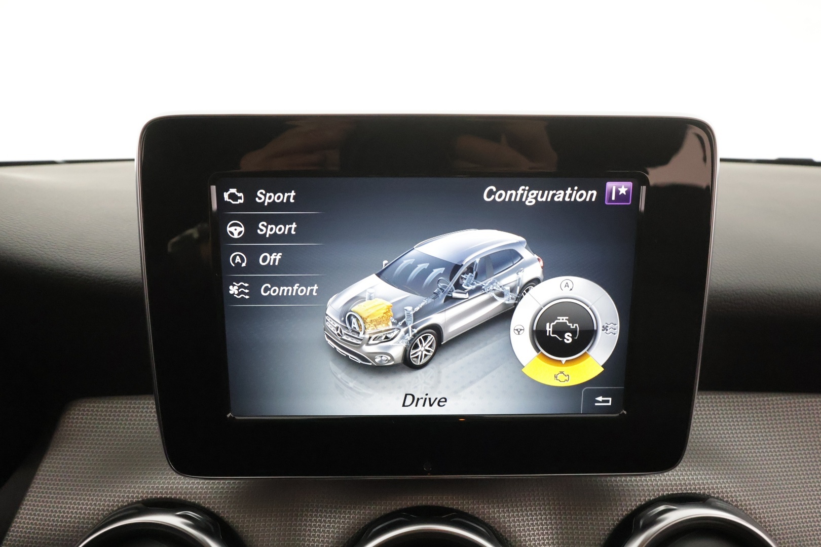 MERCEDES-BENZ GLA 2018