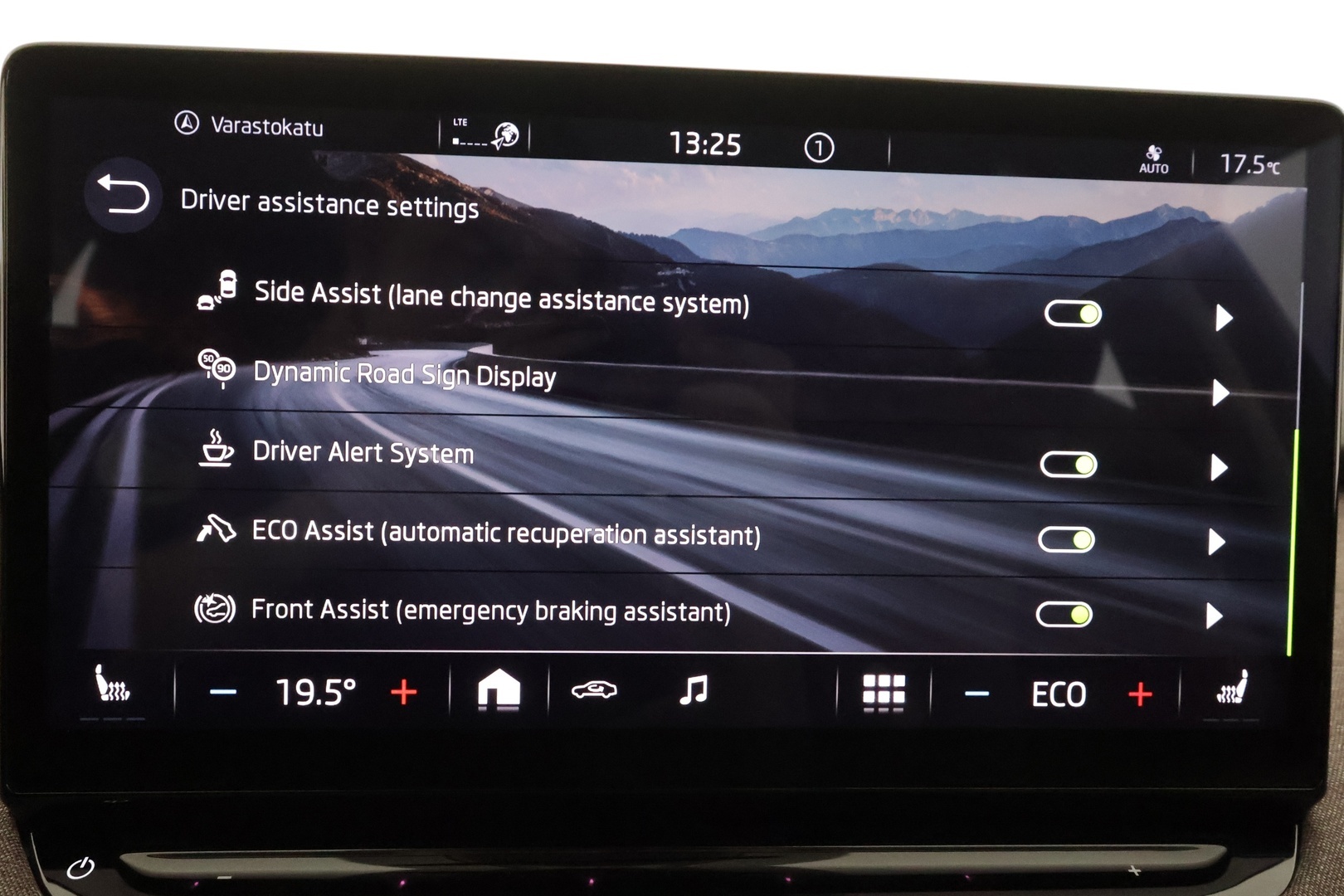 SKODA Enyaq 2021