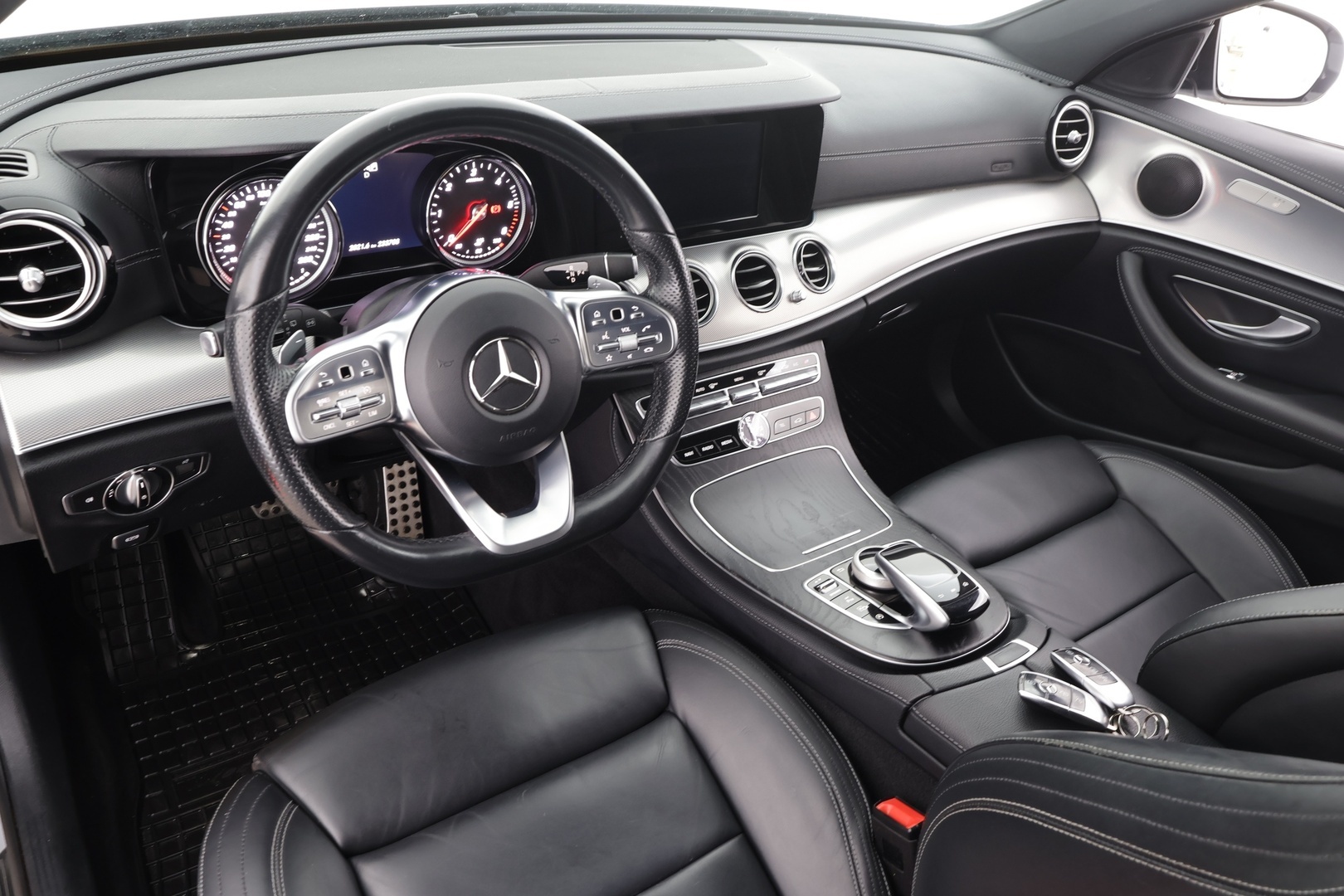 MERCEDES-BENZ E 2019