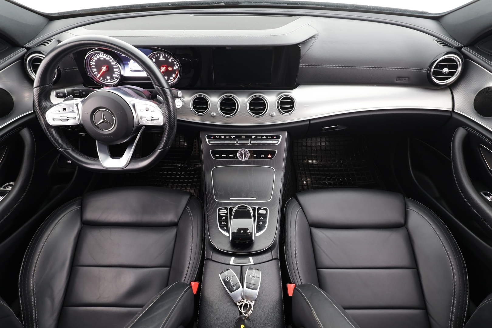 MERCEDES-BENZ E 2019