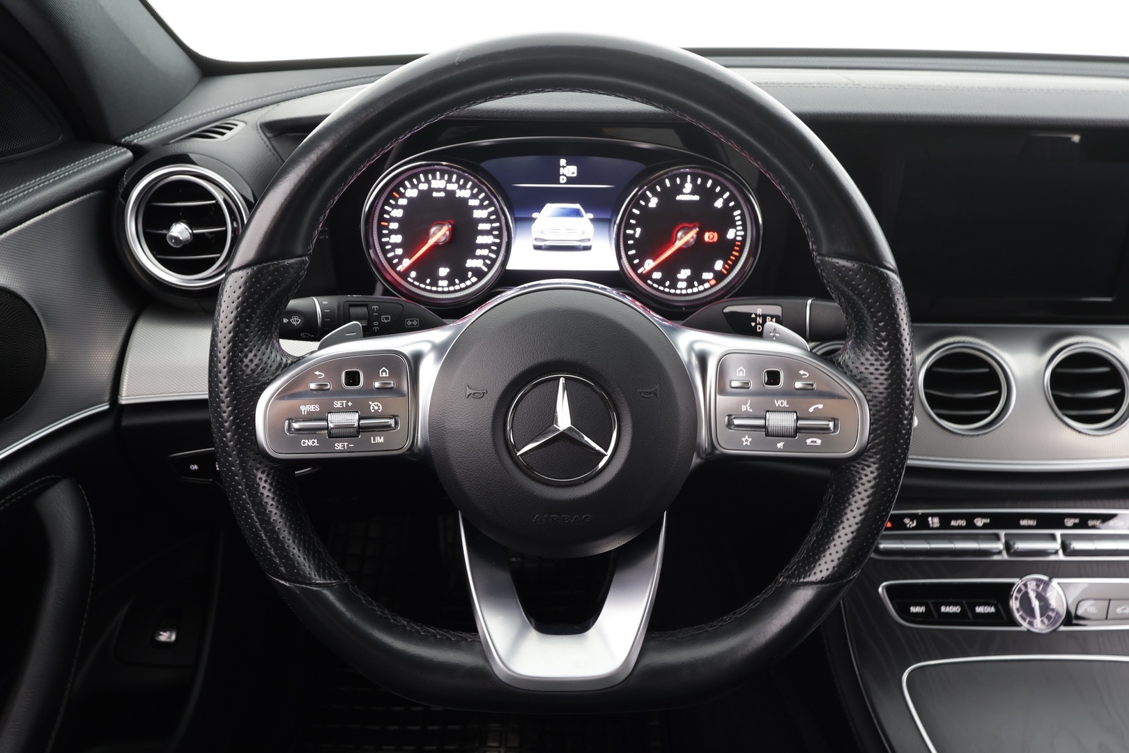 MERCEDES-BENZ E 2019