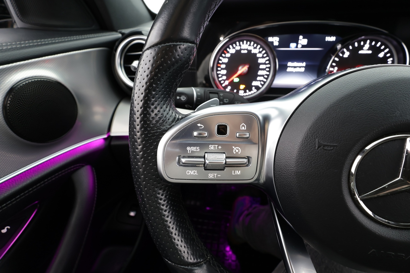 MERCEDES-BENZ E 2019