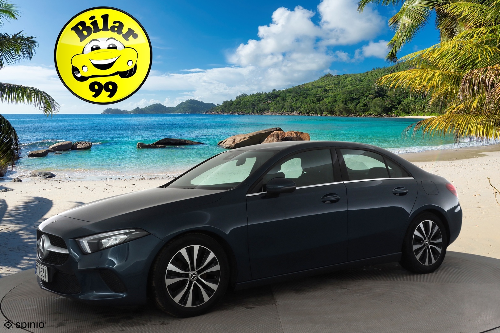 MERCEDES-BENZ A 2022