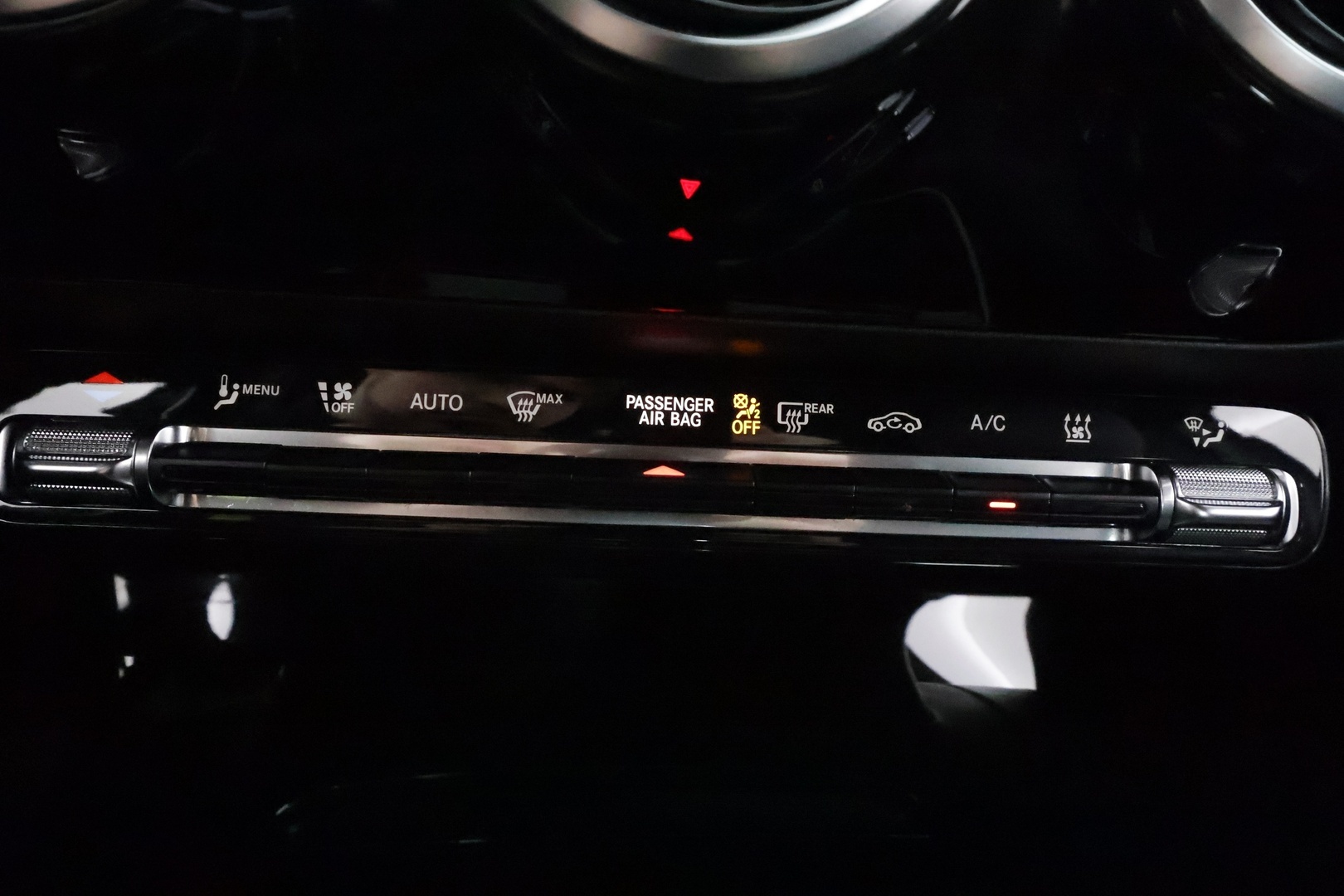 MERCEDES-BENZ A 2022