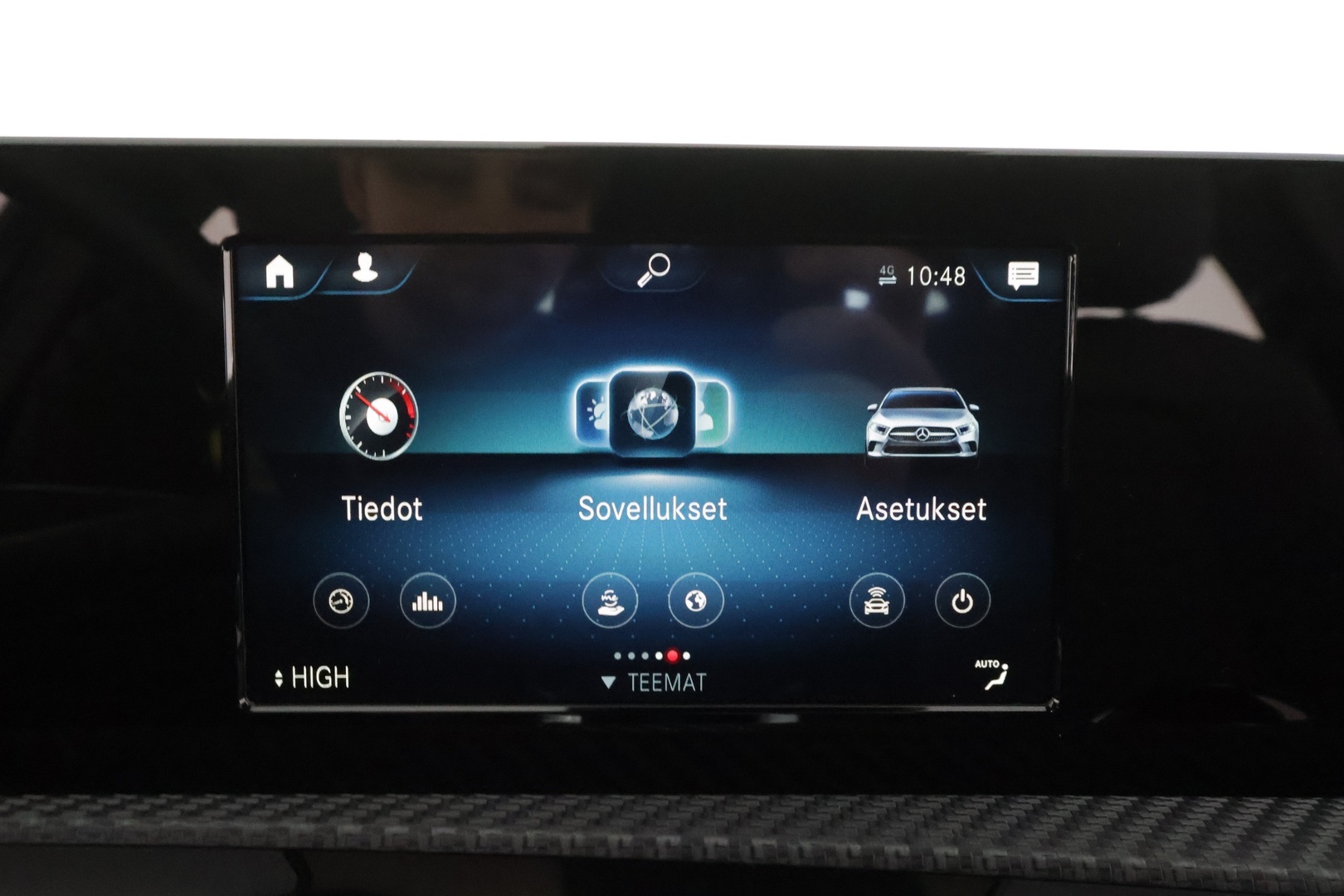 MERCEDES-BENZ A 2022