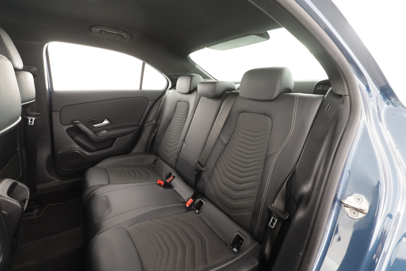 MERCEDES-BENZ A 2022