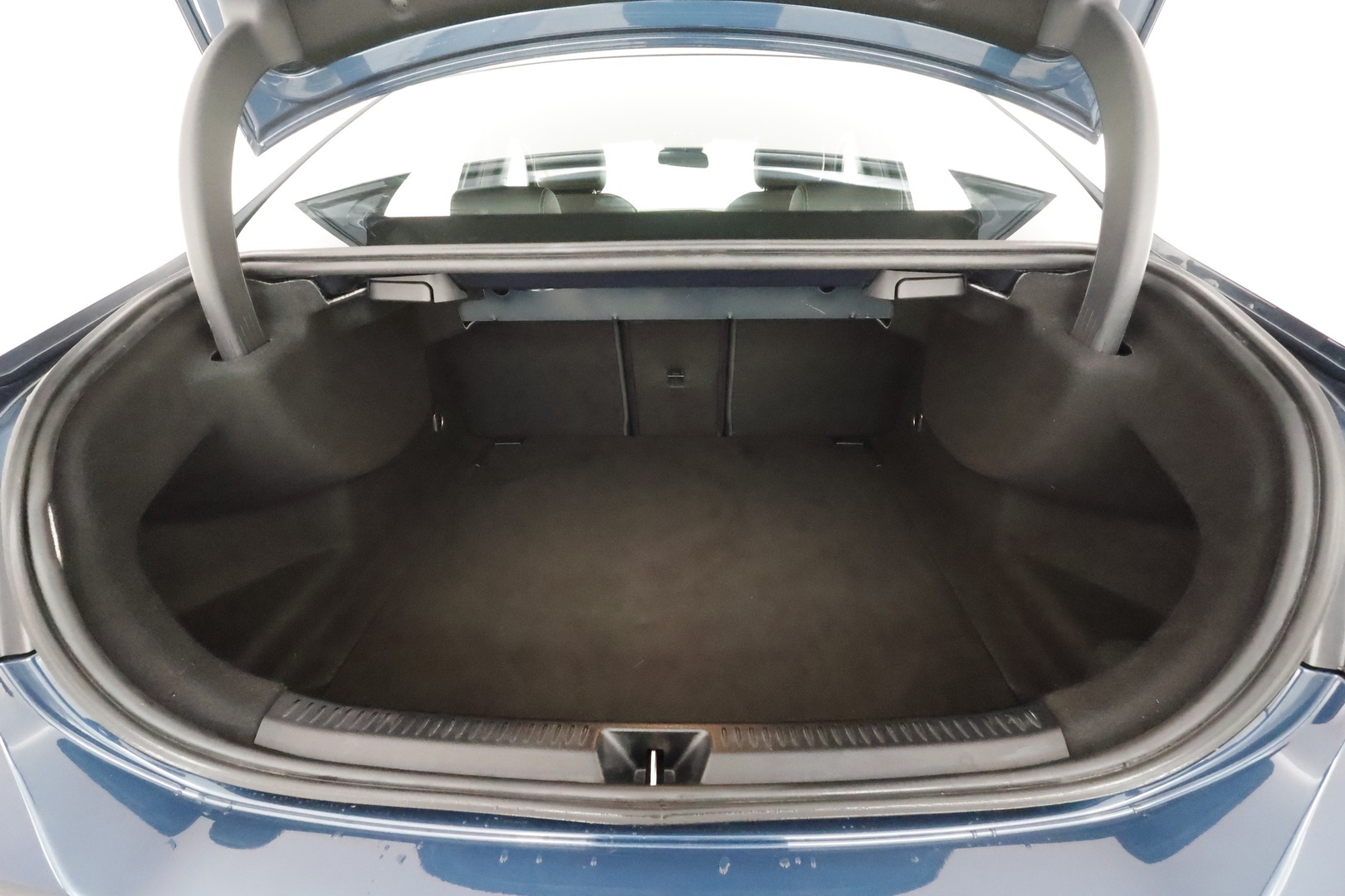 MERCEDES-BENZ A 2022