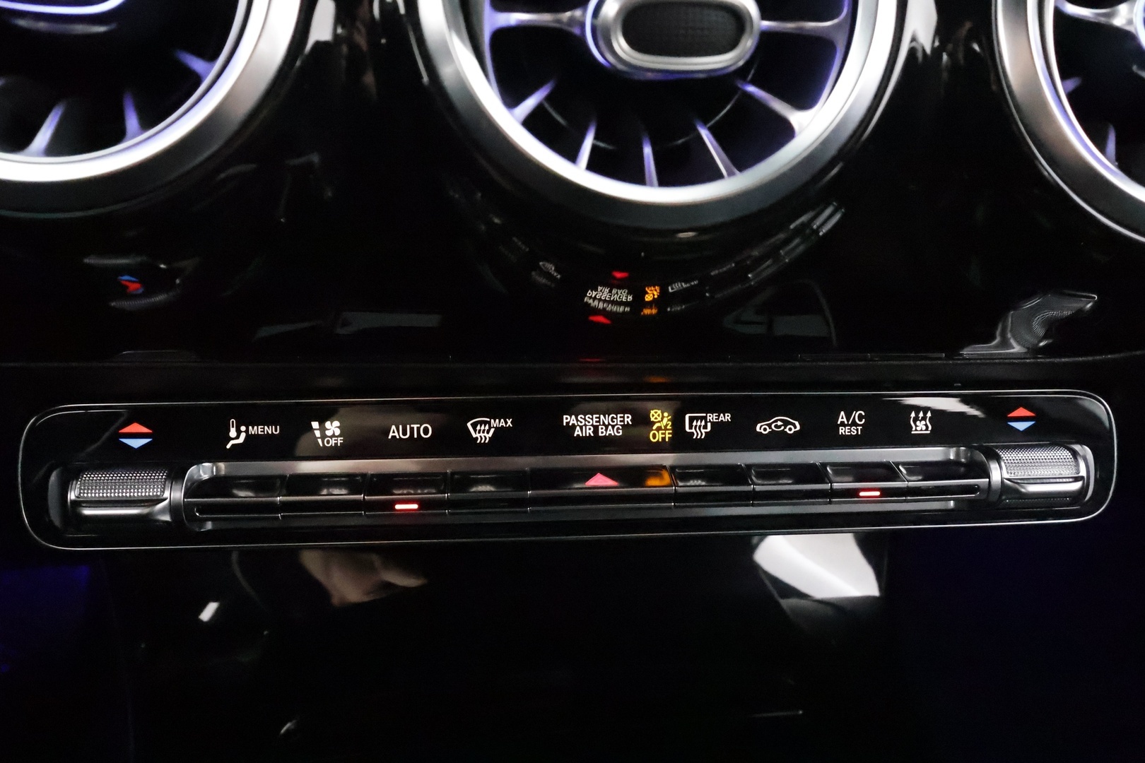 MERCEDES-BENZ A 2019