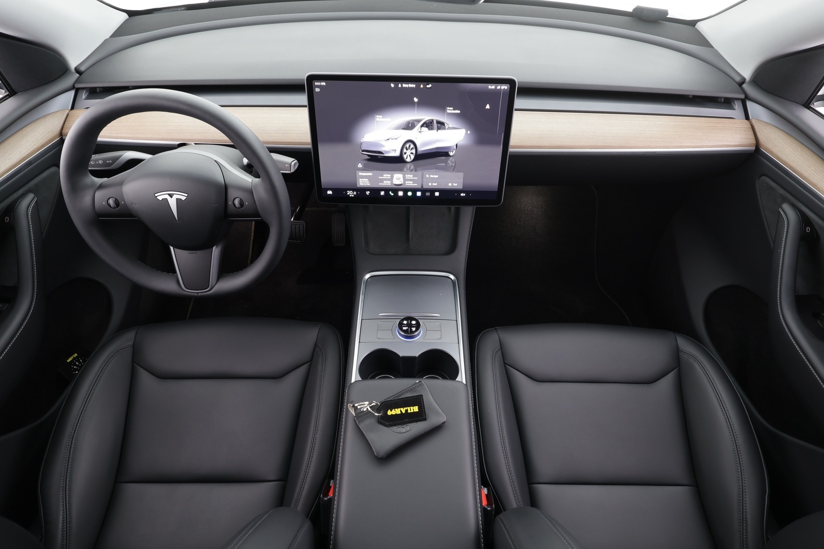 TESLA Model Y 2024