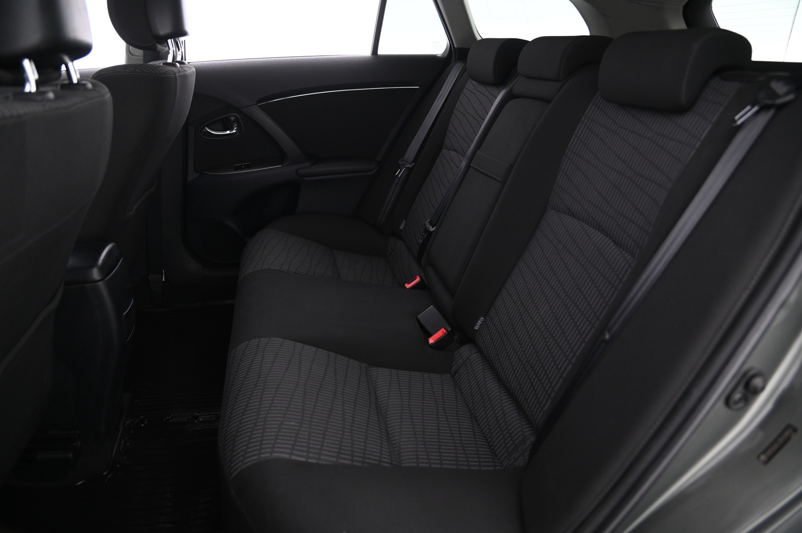 TOYOTA Avensis 2012