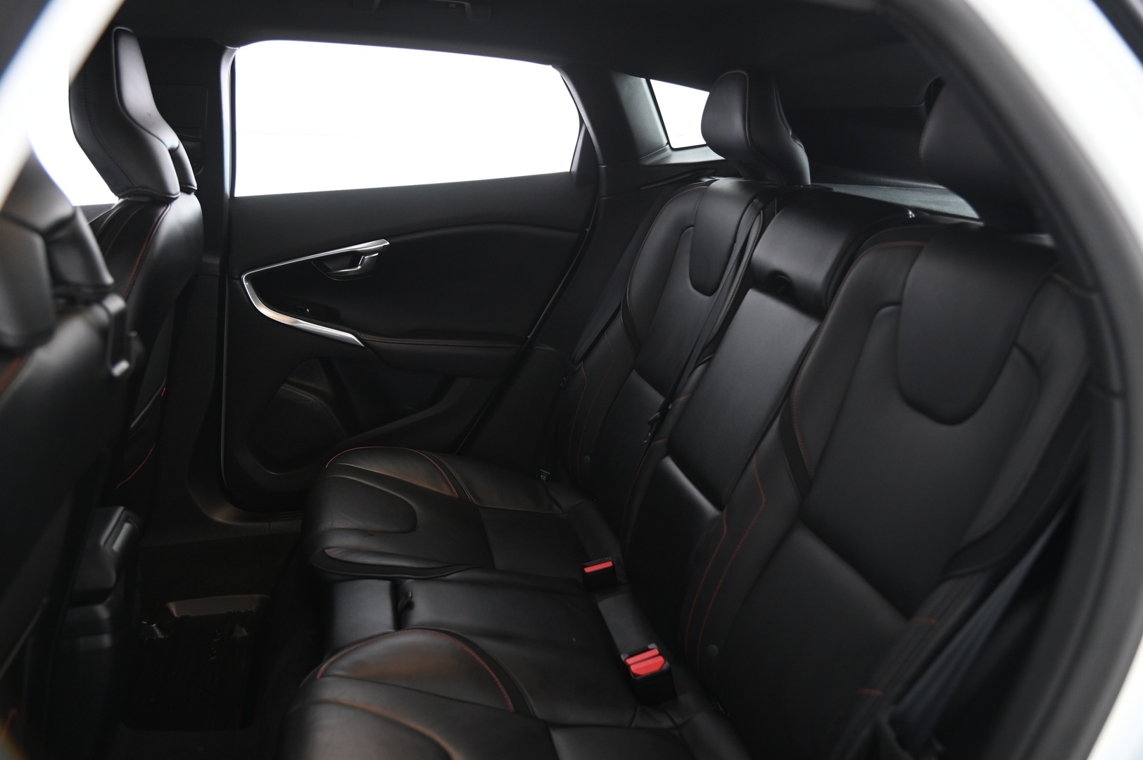 VOLVO V40 2015